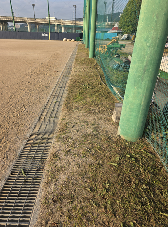 구리시한강야구장 야구장 정비(예초 및 홈플레이트 교체 작업)(2025. 10. 29.~ 10. 3...