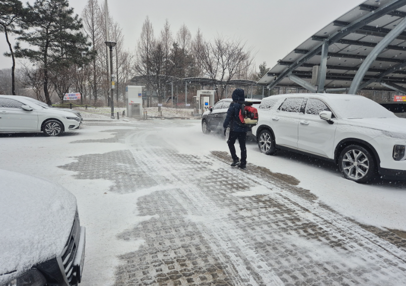 왕숙체육공원, 시립테니스장 제설 작업(2026.1.13.)